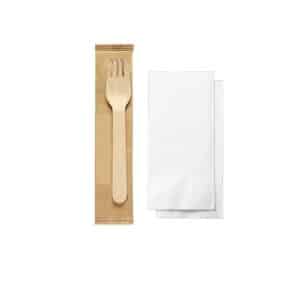 Forchetta di legno imbustata con tovagliolo