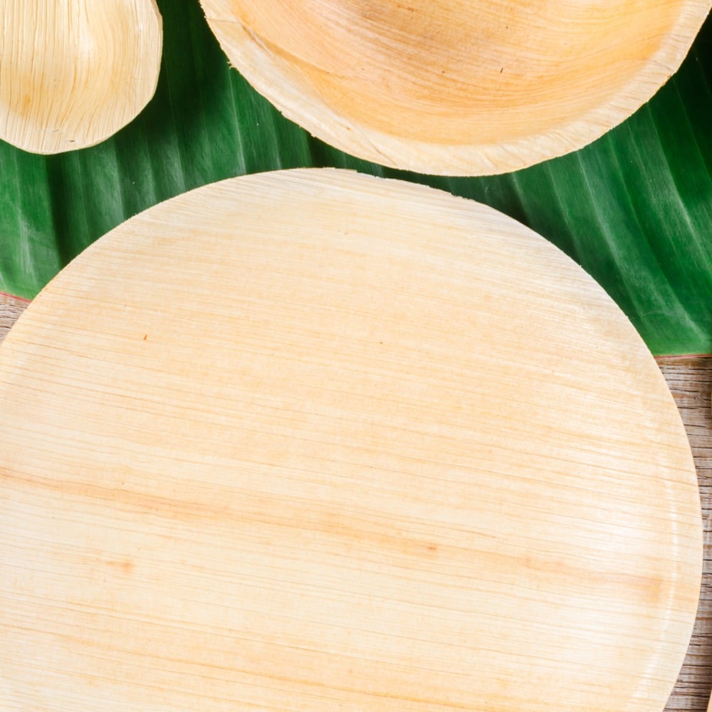 Piatti tondi in foglia di palma compostabili