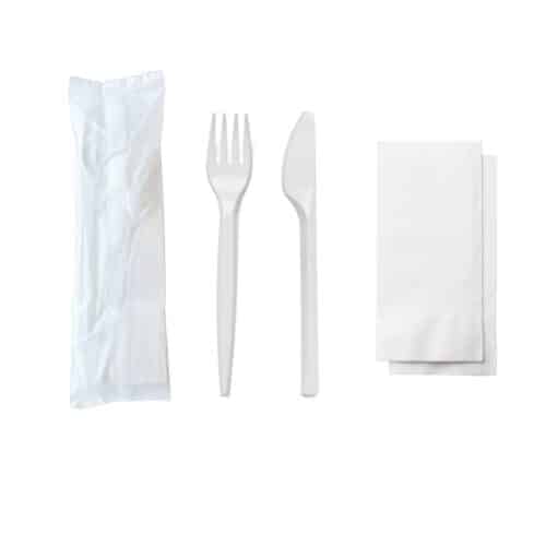Kit posate monouso compostabile (forchetta coltello e salvietta) imbustate in plastica compostabile