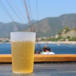 bicchiere boccale da birra trasparente