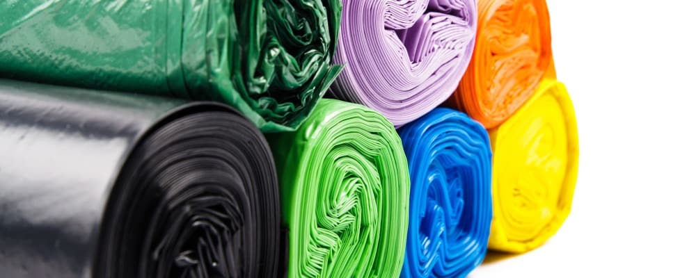 Sacchi spazzatura neri e colorati