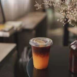 bicchieri take away con coperchio