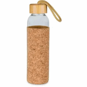 Bouteille en verre 500 ml avec revêtement en liège et bouchon en bambou.
